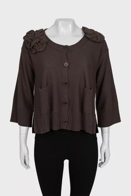 Brown cardigan decorated with flowers