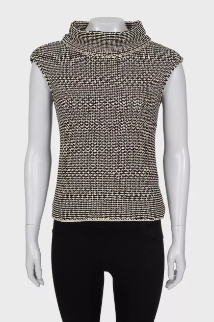 Knitted sleeveless turtleneck