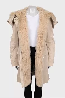 Beige parka insulated with fur