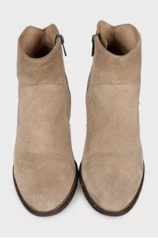 Suede ankle boots with a stacked heel