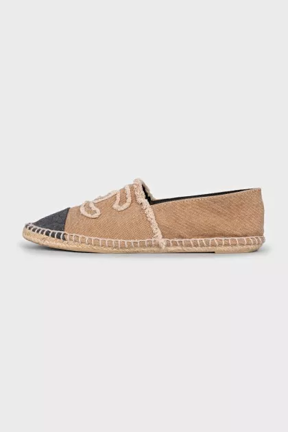 Espadrilles with a signature logo