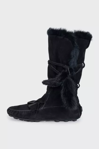 Suede insulated boots with flat soles