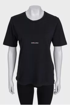 Black straight T-shirt with logo