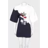 Asymmetric print T -shirt