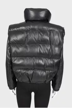 Leather jacket with detachable sleeves