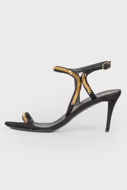 Suede sandals with golden chain