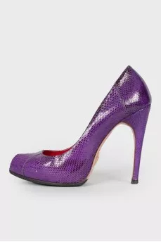 Snake embossed shoes