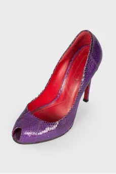 Snake embossed shoes