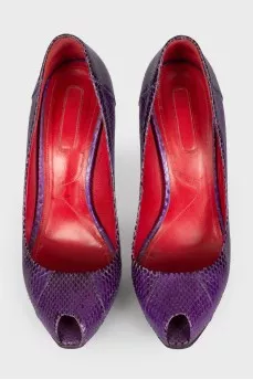 Snake embossed shoes