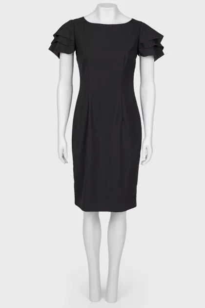 Dress with frills on the sleeves