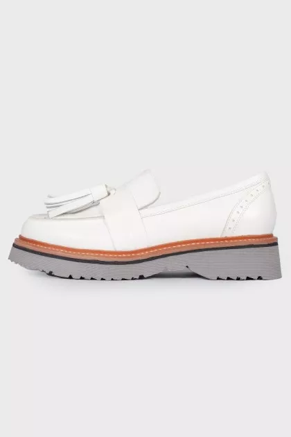 Leather loafers with tassels
