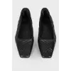 Steering ballet shoes with a square toe