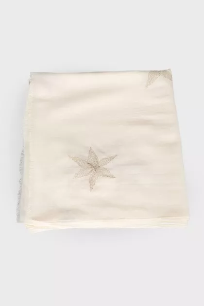 Scarf with embroidered flowers
