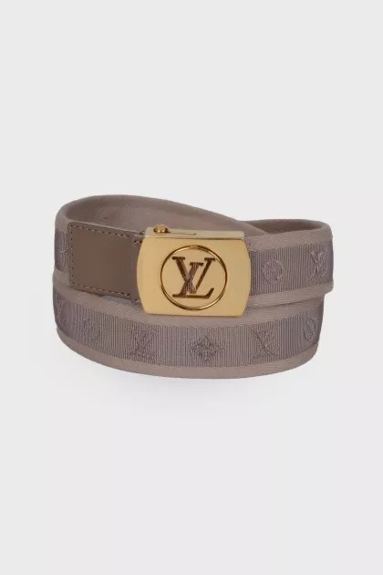 Belt with brand logo