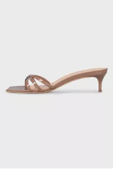 Heeled mules in mocha color