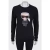 Sweatshirt with branded appliqué