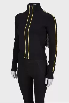 Sports style with fringe on the back