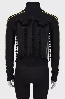 Sports style with fringe on the back