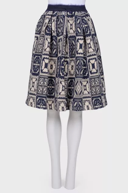 Textured skirt with a pattern