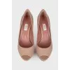 Street shoes with an open toe