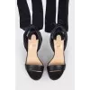 Leather sandals on the ties