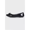 Lacquered ballerinas with a bow