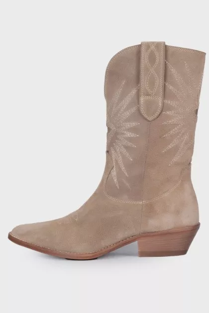 Quilted suede boots
