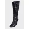 Leather boots with zipper