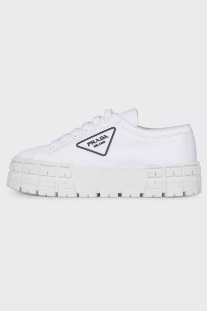 Double Wheel sneakers with tag