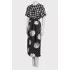 Midi dress in a flower print of chrysanthemum