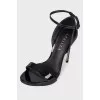 Lacquer black sandals