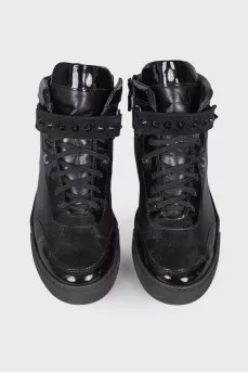 Leather sneakers with spikes