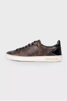 Sneakers with the brand's signature print