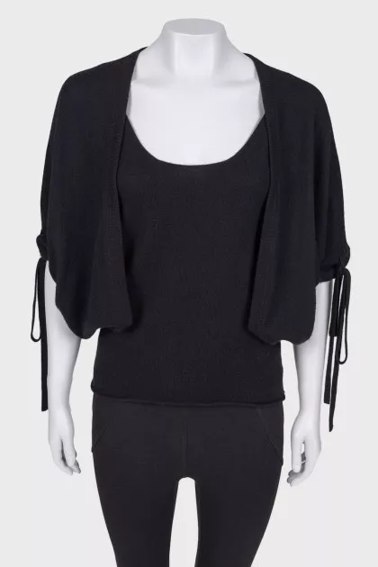 TOP with a cashmere cardigan