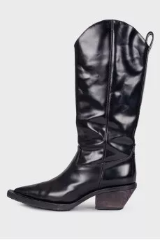 Pointed toe boots