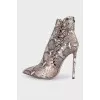 Boilions with embossing for snake skin