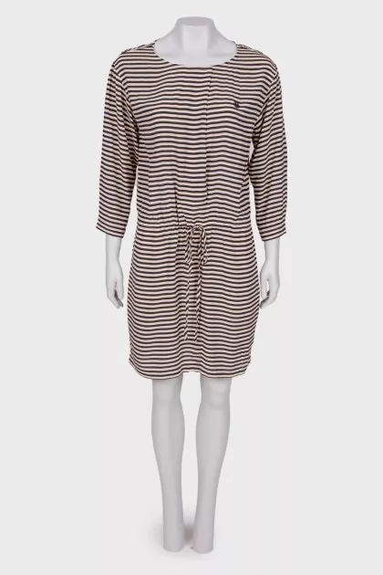 Striped dress on puffs