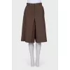 Shortened free cut pants