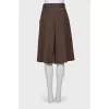 Shortened free cut pants
