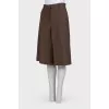 Shortened free cut pants