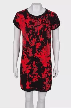 Black-red dress made of wool