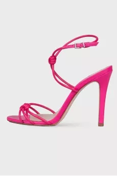 Slingbacks on stud with thin straps