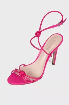 Slingbacks on stud with thin straps