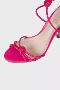 Slingbacks on stud with thin straps