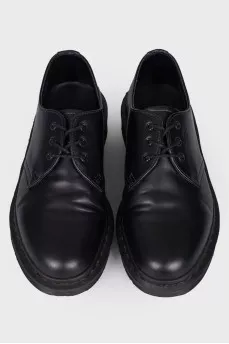 Leather lace shoes