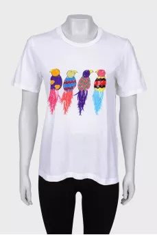 T-shirt with application of birds