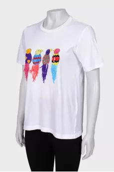 T-shirt with application of birds