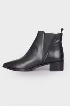 Pointed toe leather chelsea