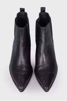 Pointed toe leather chelsea