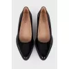 Pointed-toe lacquer flats